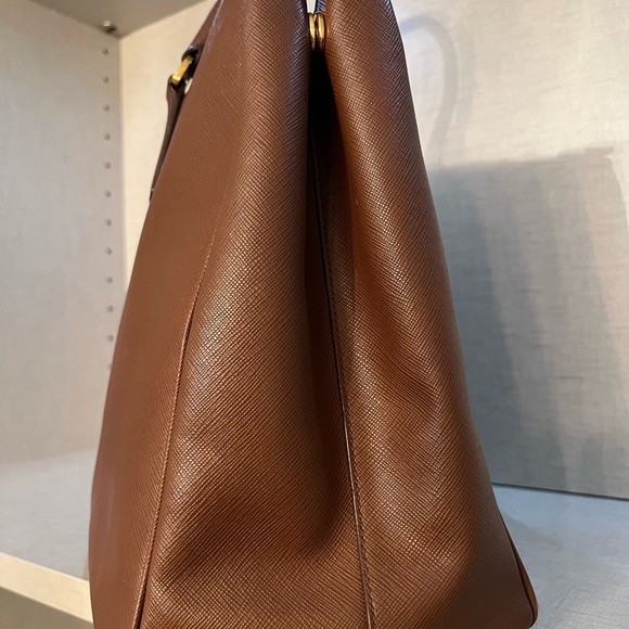 Prada Saffiano Lux Double Zip Tote BN1786 in Brown (Palissandro) - Picture 13 of 17